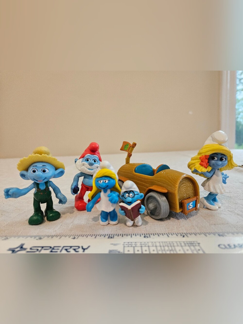 Smurfs Log Car Vehicle JAKKS Pacific 2008  And Various Smurfs Figures
